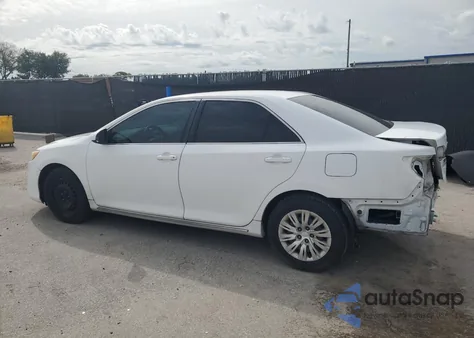 2012 Toyota Camry Base z USA, uszkodzony, nr VIN 4T1BF1FKXCU574801